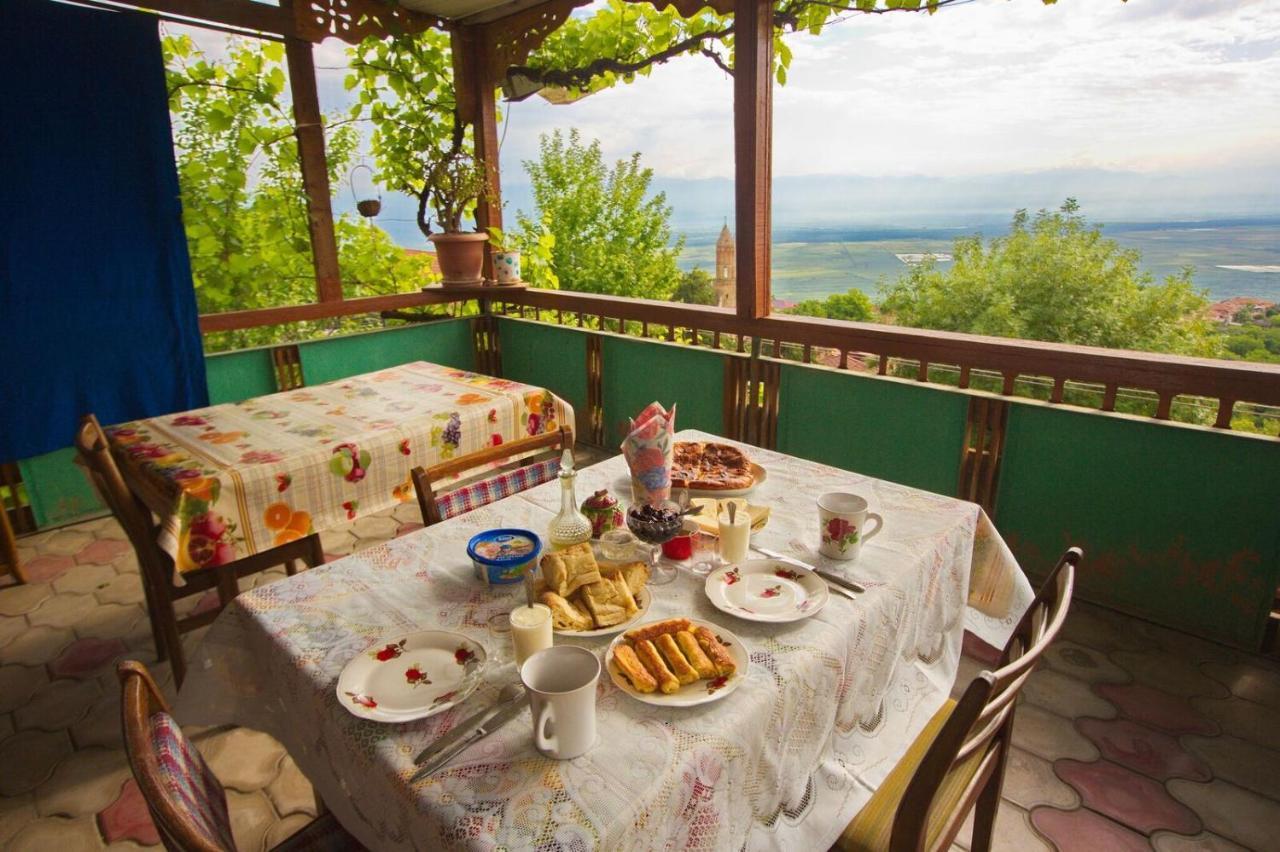 Tsitso & Soso Guesthouse Tsnori Bagian luar foto